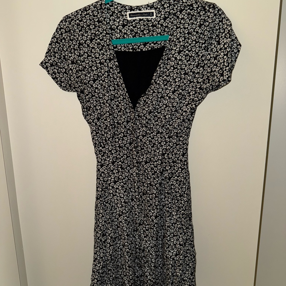 Abercrombie & Fitch Black and White Floral Mini Dress